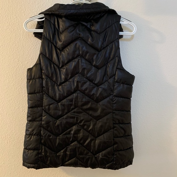 SO Puffer Vest - Picture 3 of 6